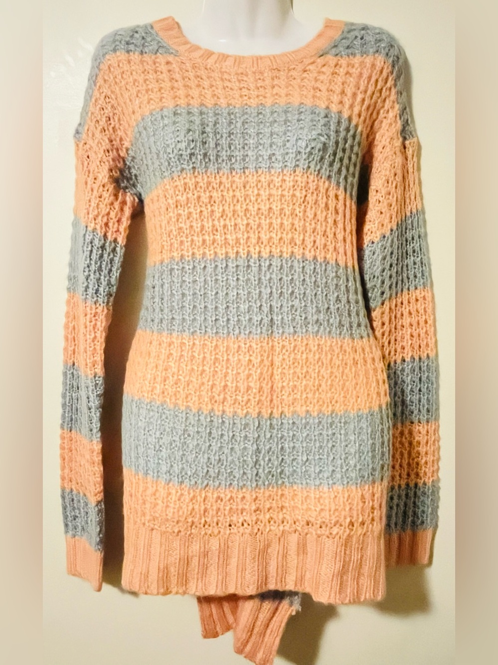 Rue 21 Women’s M Peach Gray Color Block High Low Sweater